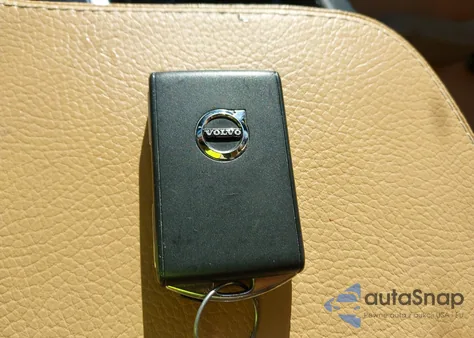 2016 Volvo Xc90 T6 Momentum from USA, damaged, VIN YV4A22PK2G1065189